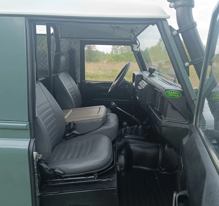 Land Rover Defender cena 69700 przebieg: 180000, rok produkcji 2006 z Kielce małe 352